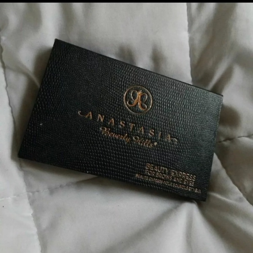 Anastasia eyebrow palette!